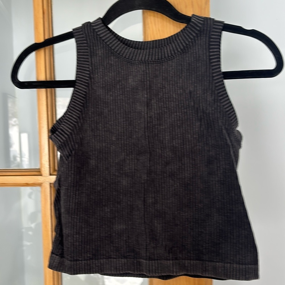 Women’s medium crop top black